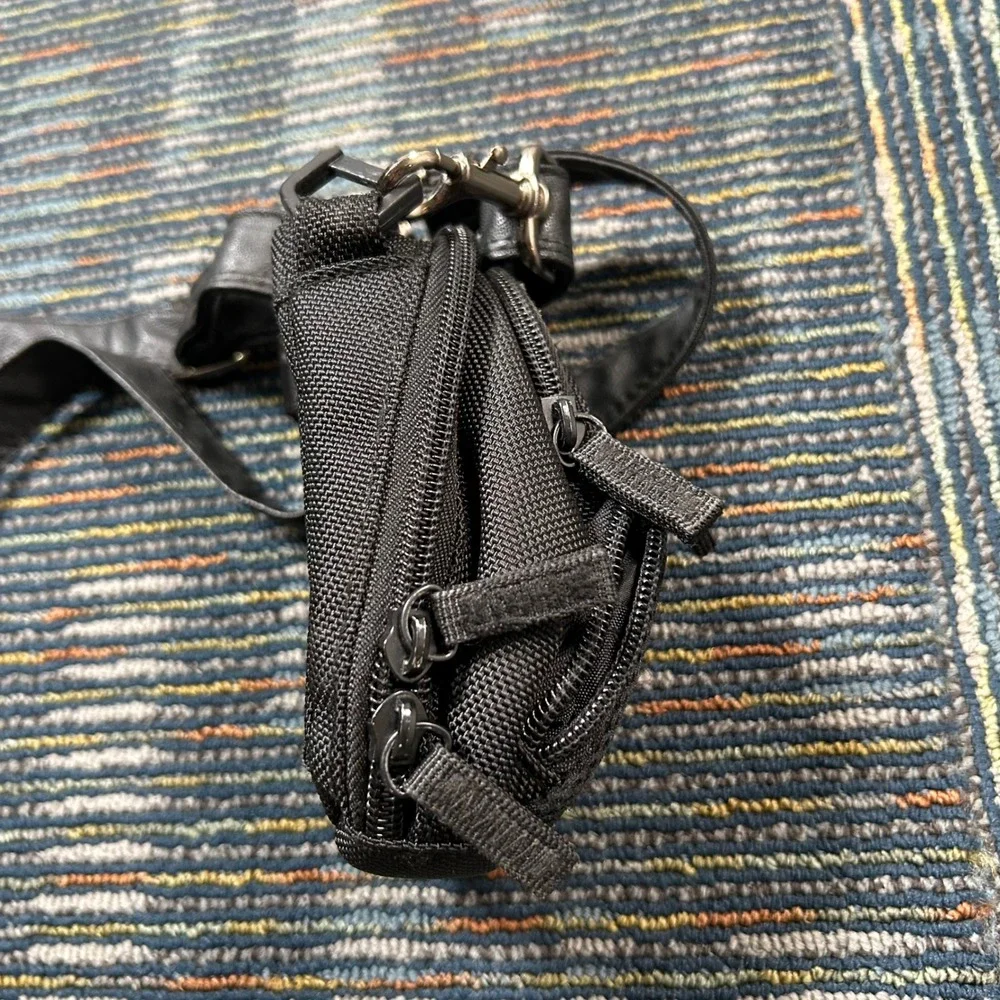 Sony Cyber-shot Camera Bag Black Nylon Padded Strap Belt Loop Case